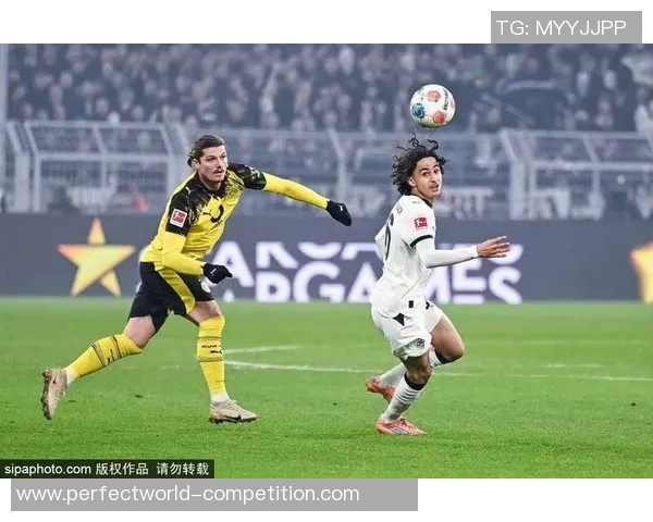 中超惊现冷门多特蒙德大胜曼联四球引发全场狂欢