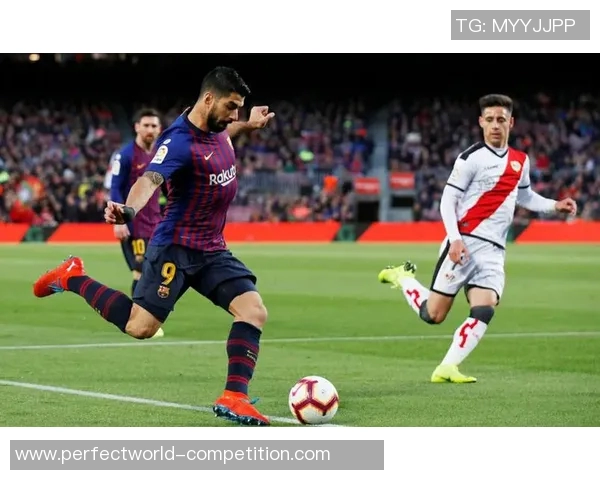 英超激战巴萨与莱比锡鏖战成平局神奇扑救点燃全场气氛