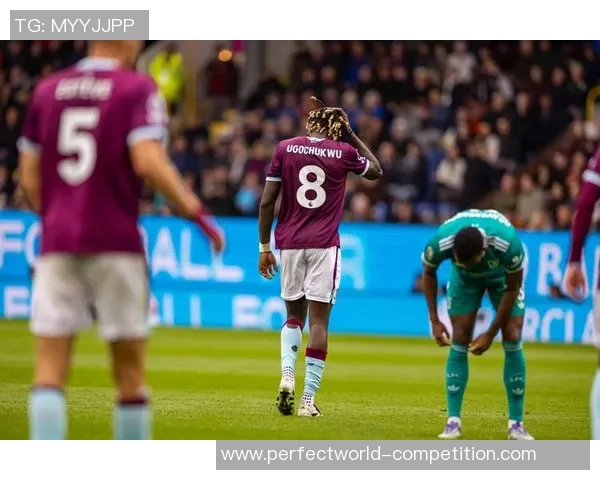 中超焦点战利物浦凭点球险胜阿森纳引发争议判罚全场沸腾