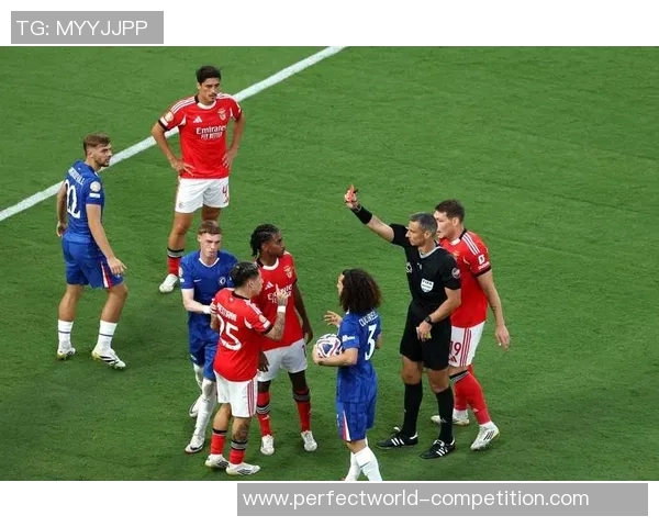 意甲激战:拜仁与波尔图战成平局战术分析引发热议 意甲激战:拜仁与波尔图战成平局战术分析引发热议