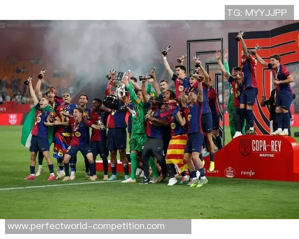 国王杯精彩对决：多特蒙德与巴萨战成平局乌龙球成比赛转折点