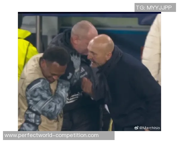 本菲卡大胜尤文图斯5-1红牌事件引发全场热议与惊叹